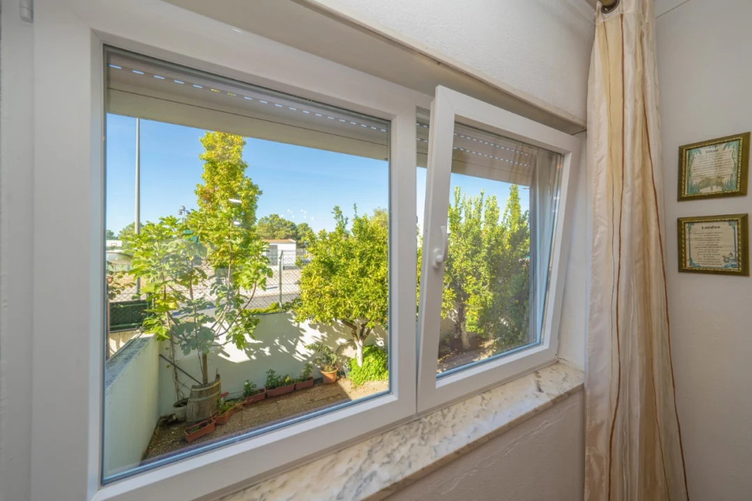 Apartamento T4 para Venda em Santo Antonio da Charneca Foto 9