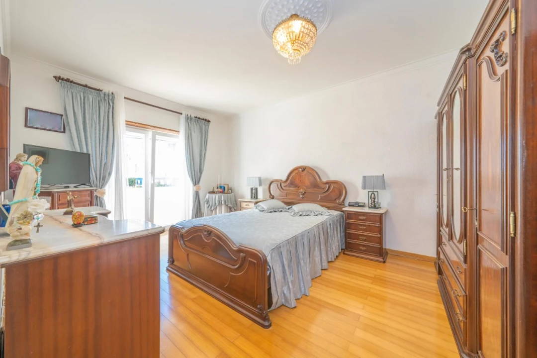 Apartamento T4 para Venda em Santo Antonio da Charneca Foto 11