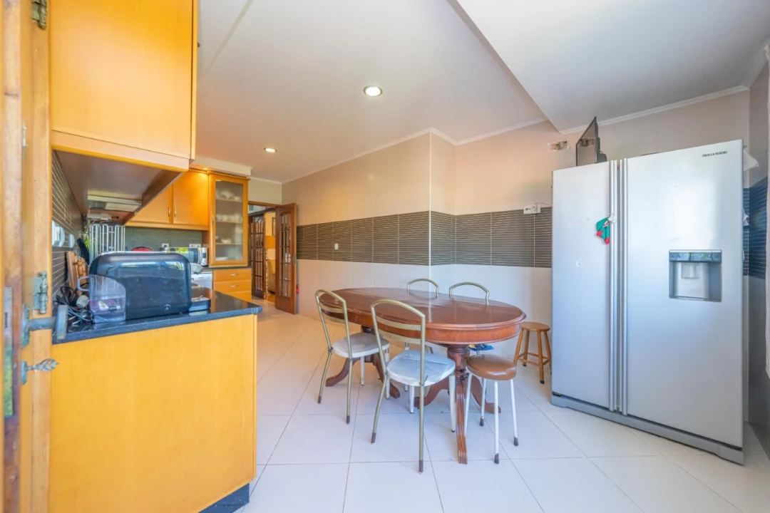 Apartamento T4 para Venda em Santo Antonio da Charneca Foto 31