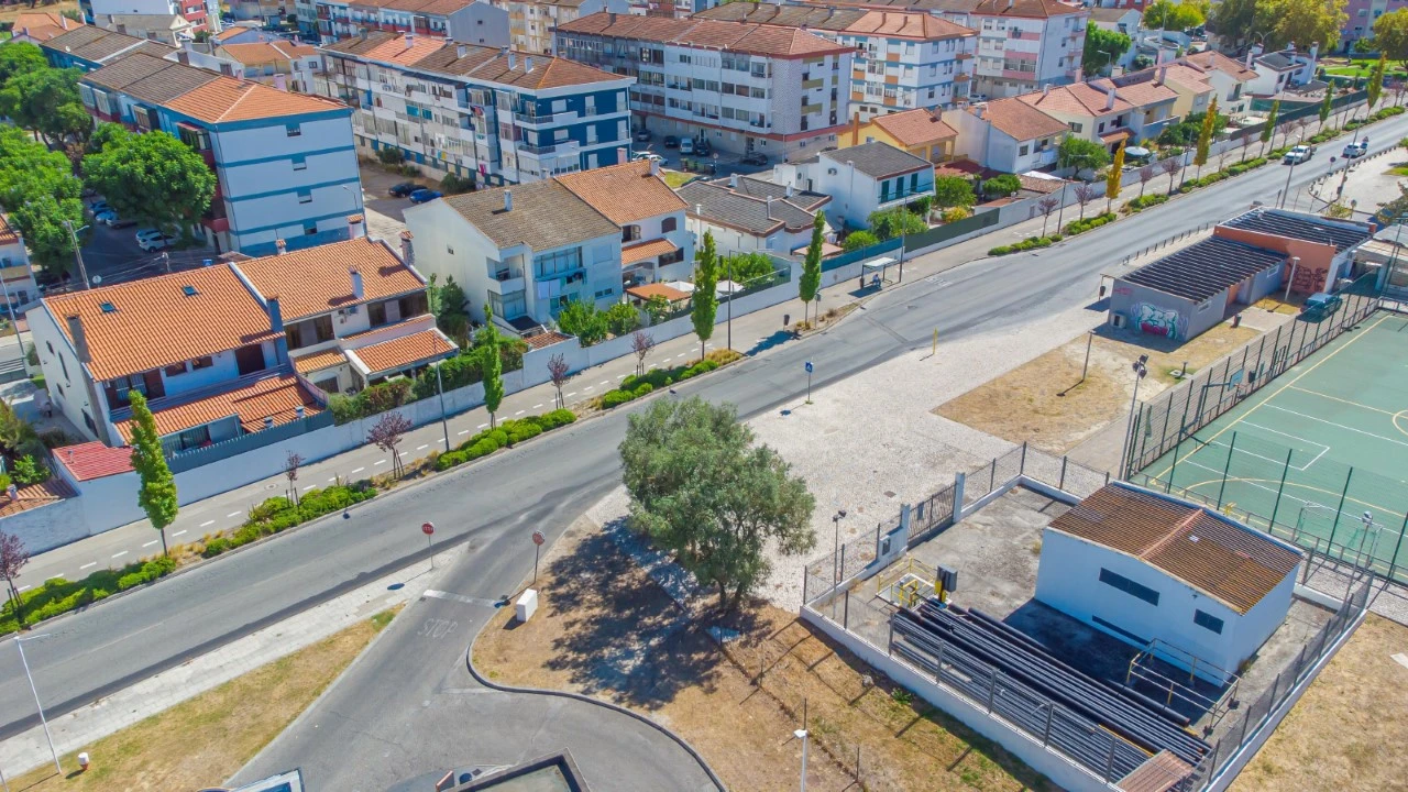 Apartamento T4 para Venda em Santo Antonio da Charneca Foto 60