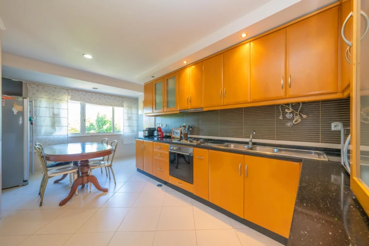 Apartamento T4 para Venda em Santo Antonio da Charneca Foto 29