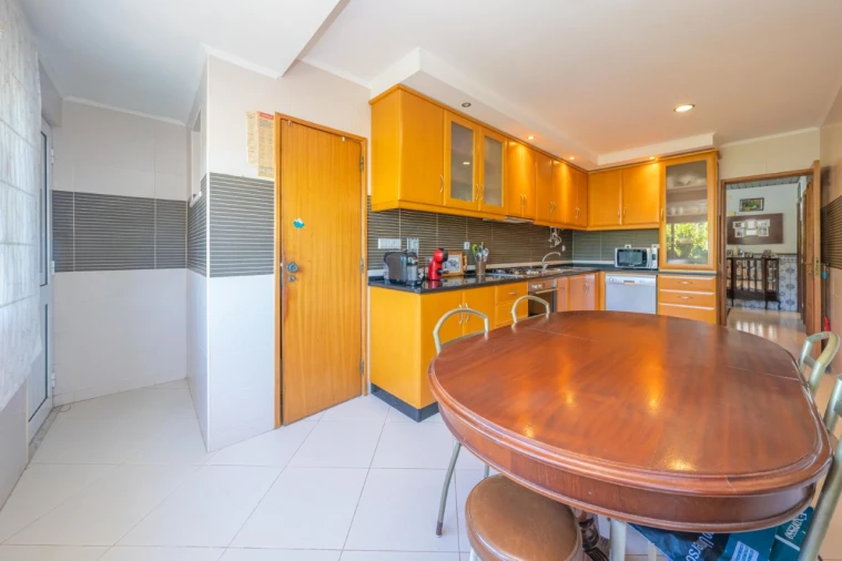 Apartamento T4 para Venda em Santo Antonio da Charneca Foto 30