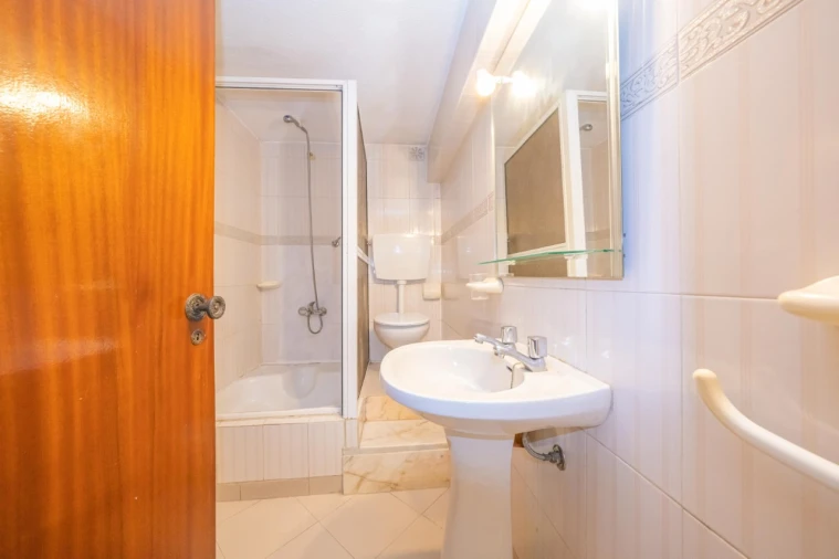 Apartamento T4 para Venda em Santo Antonio da Charneca Foto 56