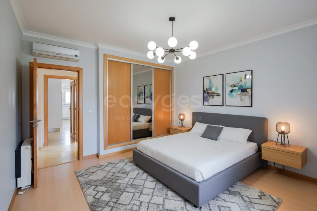 Moradia T4 para Venda em Quinta do Anjo Foto 9