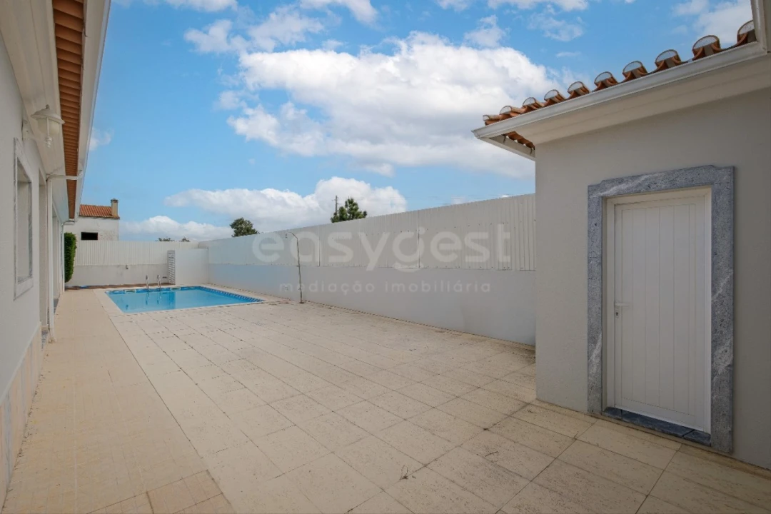 Moradia T4 para Venda em Quinta do Anjo Foto 46