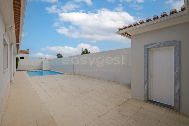 Moradia T4 para Venda em Quinta do Anjo Foto 46