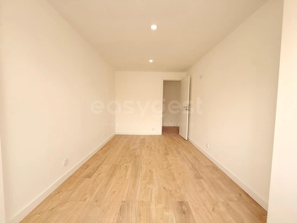 Apartamento T3 para Venda em Alverca do Ribatejo e Sobralinho Foto 9