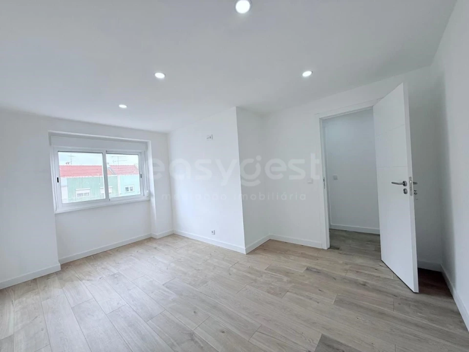 Apartamento T3 para Venda em Alverca do Ribatejo e Sobralinho Foto 17