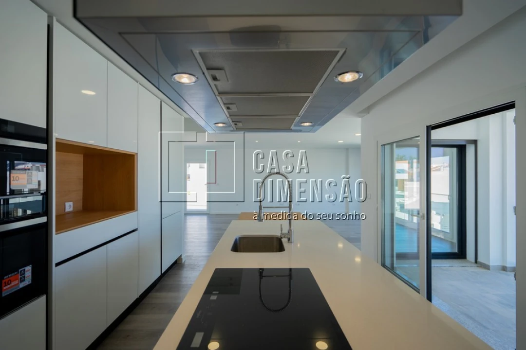 Moradia T4 para Venda em Corroios Foto 18