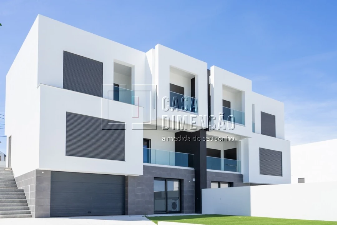 Moradia T4 para Venda em Corroios Foto 60