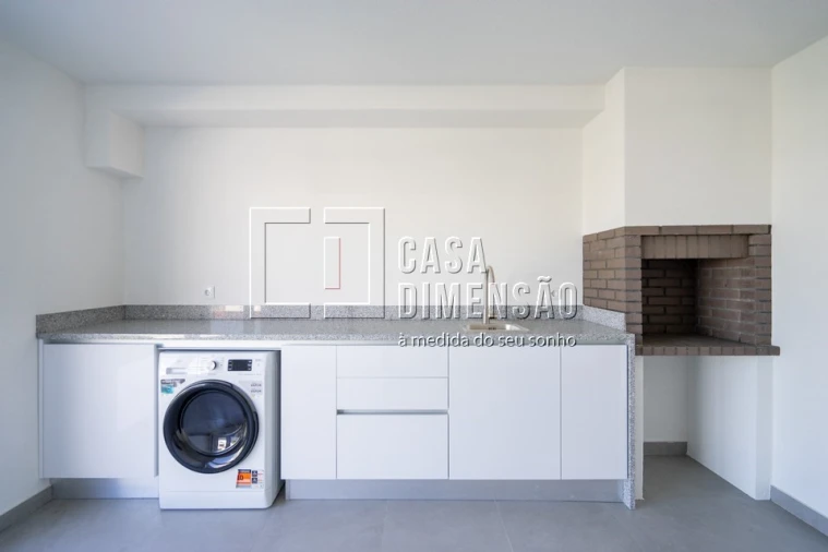 Moradia T4 para Venda em Corroios Foto 51