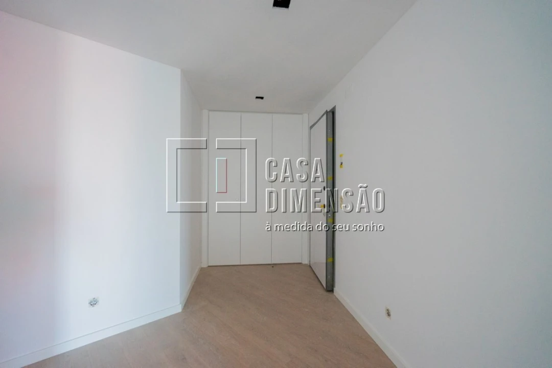 Apartamento T3 para Venda em Carnaxide e Queijas Foto 3