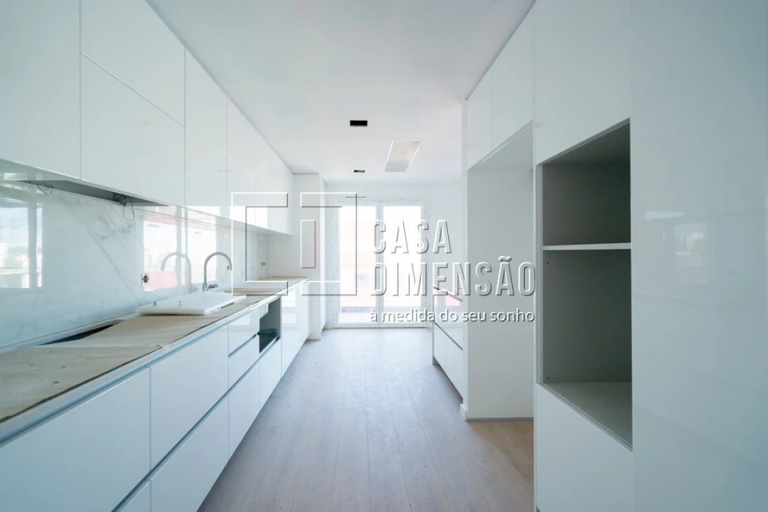 Apartamento T3 para Venda em Carnaxide e Queijas Foto 11