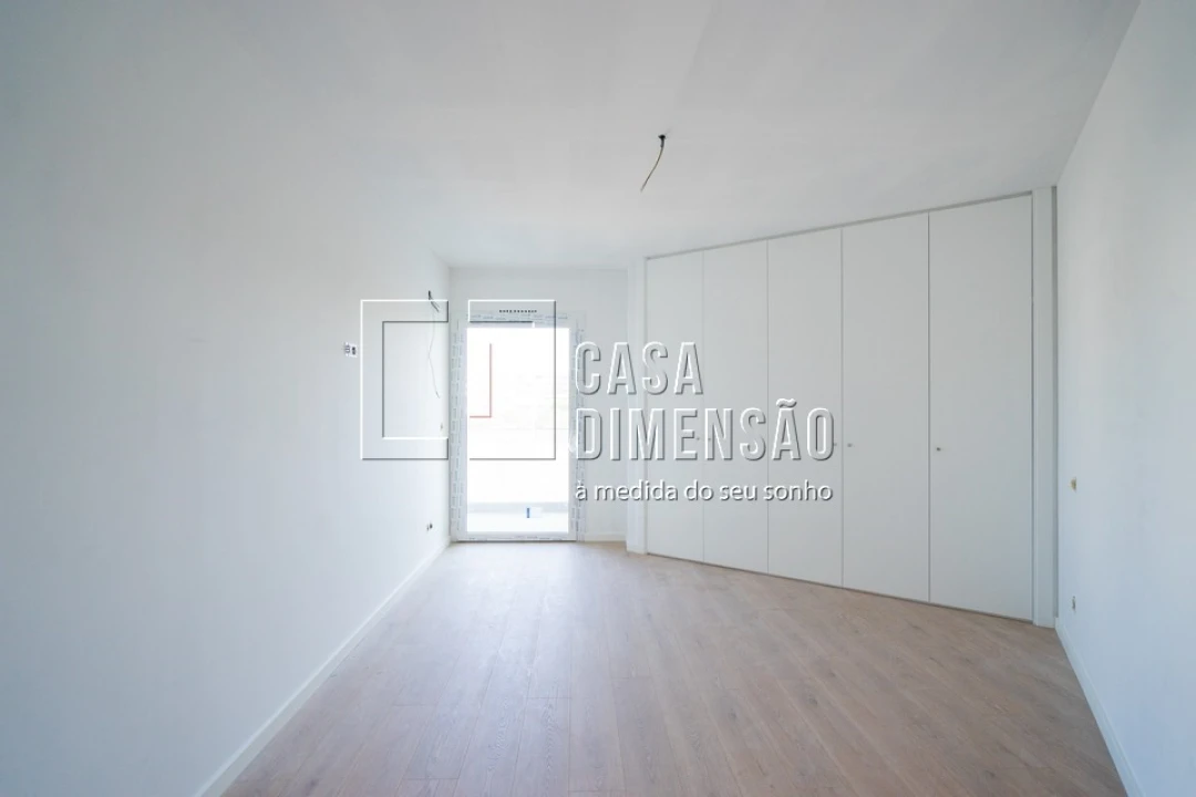 Apartamento T3 para Venda em Carnaxide e Queijas Foto 25