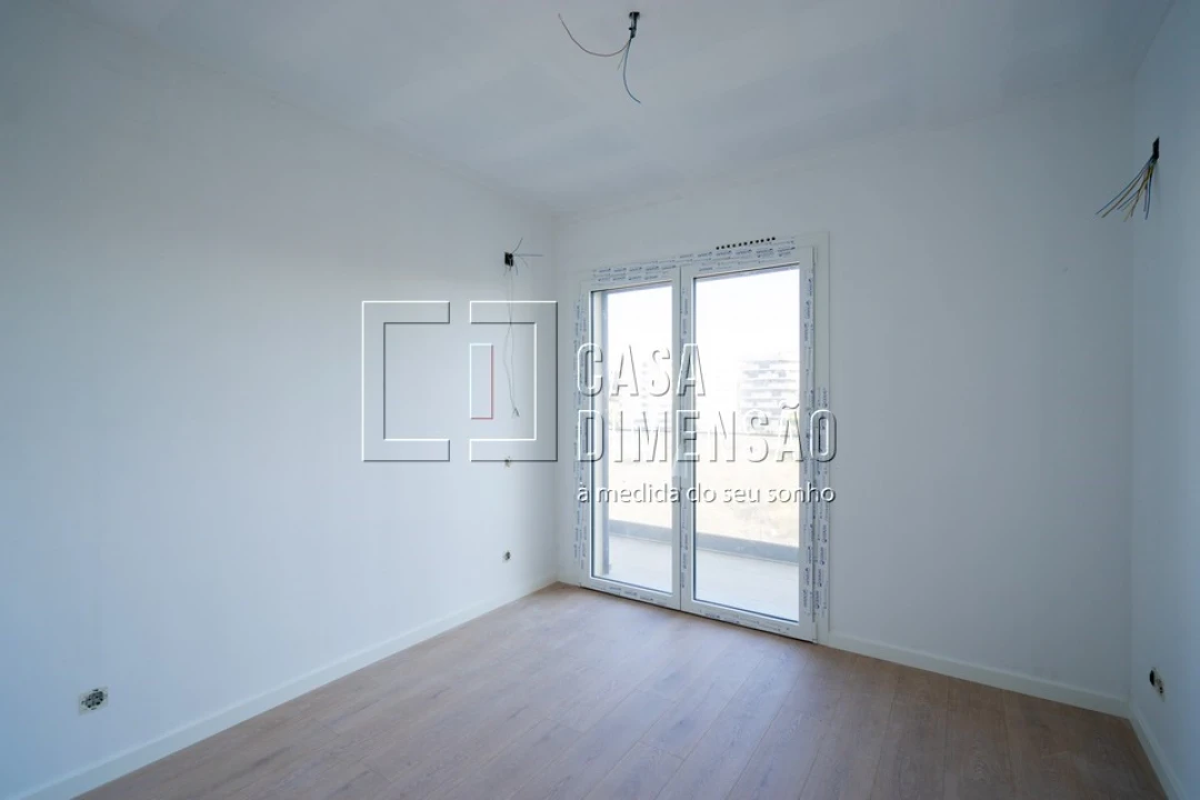 Apartamento T3 para Venda em Carnaxide e Queijas Foto 28