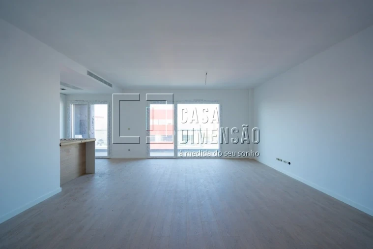 Apartamento T3 para Venda em Carnaxide e Queijas Foto 6