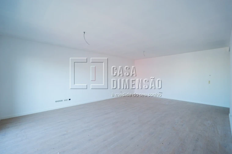 Apartamento T3 para Venda em Carnaxide e Queijas Foto 10