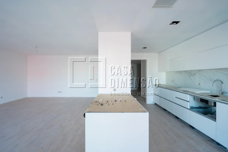 Apartamento T3 para Venda em Carnaxide e Queijas Foto 17