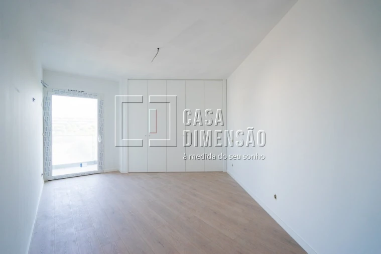 Apartamento T3 para Venda em Carnaxide e Queijas Foto 24