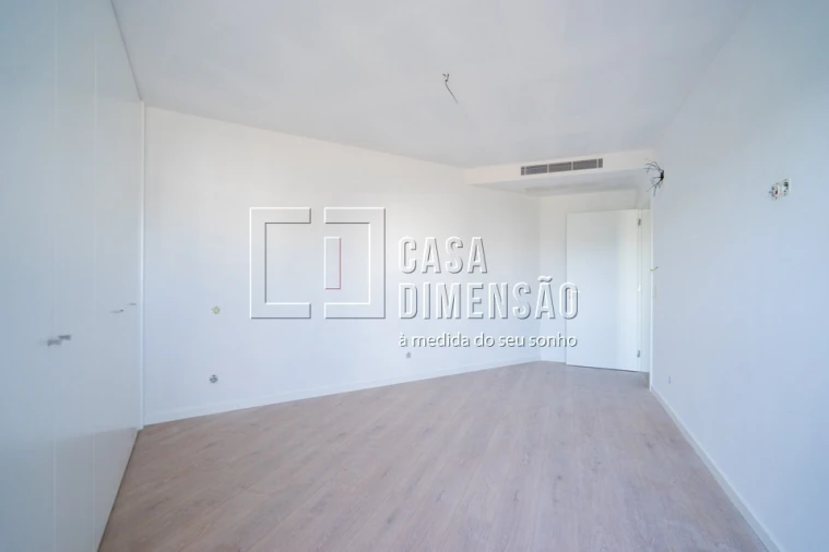 Apartamento T3 para Venda em Carnaxide e Queijas Foto 26