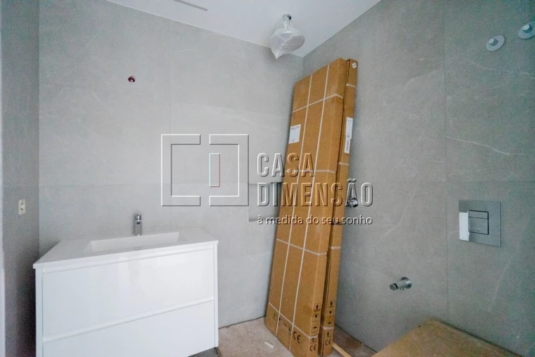 Apartamento T3 para Venda em Carnaxide e Queijas Foto 31