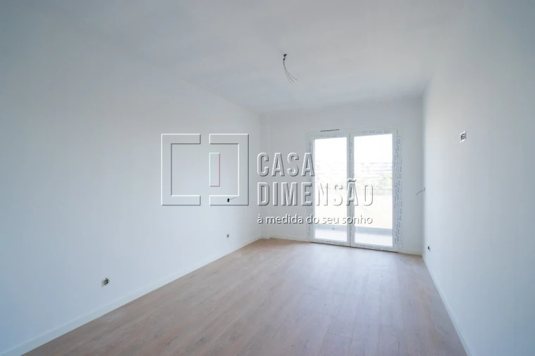 Apartamento T3 para Venda em Carnaxide e Queijas Foto 33