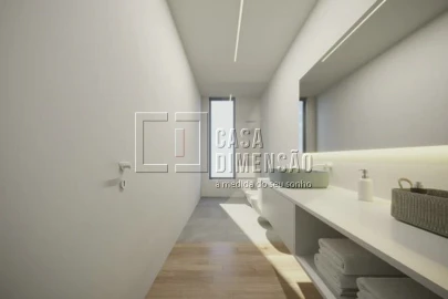Moradia T4 para Venda em Charneca de Caparica e Sobreda