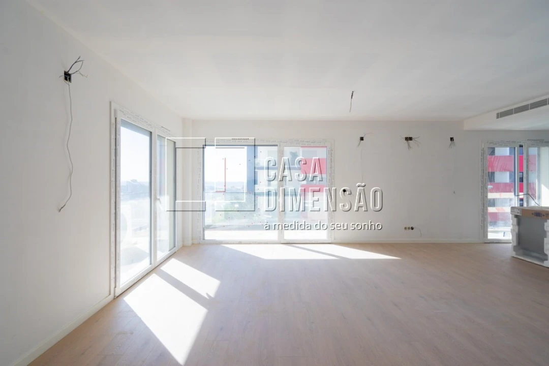 Apartamento T4 para Venda em Carnaxide e Queijas Foto 5
