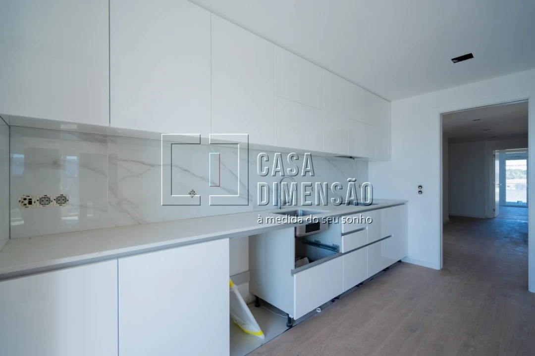 Apartamento T4 para Venda em Carnaxide e Queijas Foto 12
