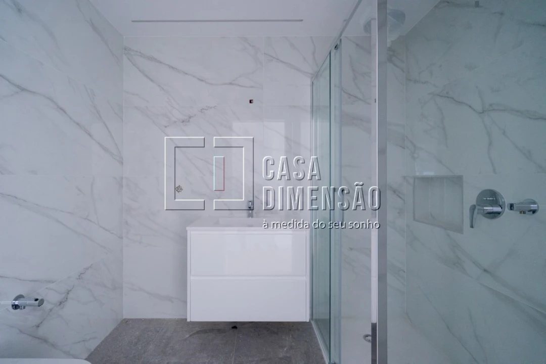 Apartamento T4 para Venda em Carnaxide e Queijas Foto 22