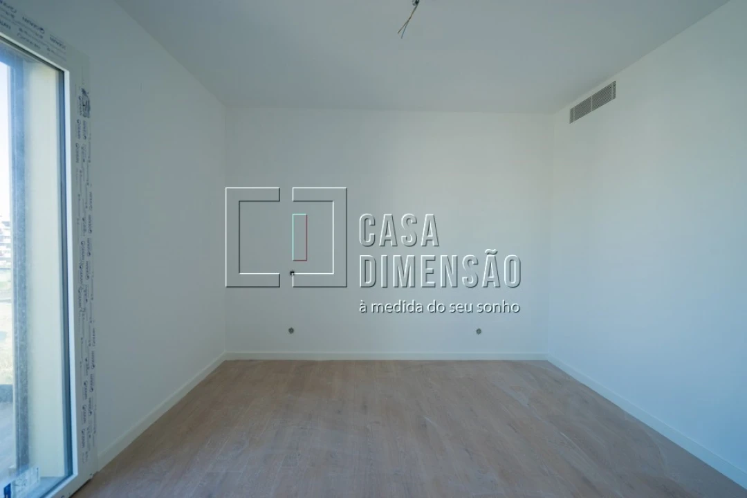 Apartamento T4 para Venda em Carnaxide e Queijas Foto 29