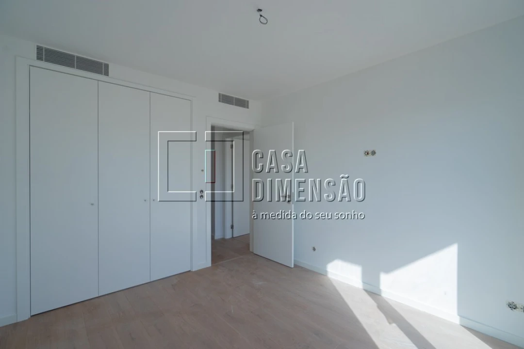 Apartamento T4 para Venda em Carnaxide e Queijas Foto 40