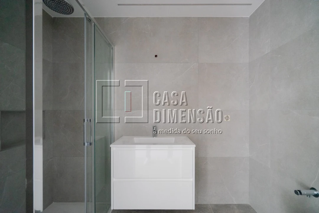 Apartamento T4 para Venda em Carnaxide e Queijas Foto 41