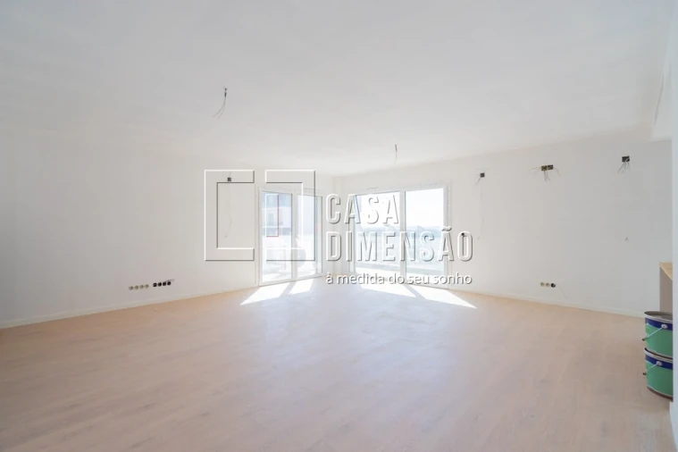 Apartamento T4 para Venda em Carnaxide e Queijas Foto 4