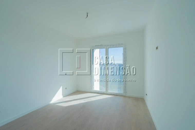 Apartamento T4 para Venda em Carnaxide e Queijas Foto 20