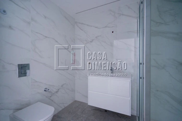 Apartamento T4 para Venda em Carnaxide e Queijas Foto 23