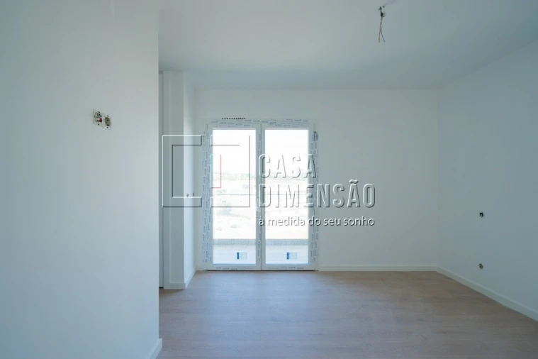 Apartamento T4 para Venda em Carnaxide e Queijas Foto 24