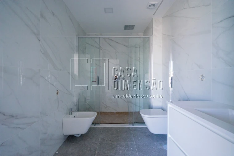 Apartamento T4 para Venda em Carnaxide e Queijas Foto 30