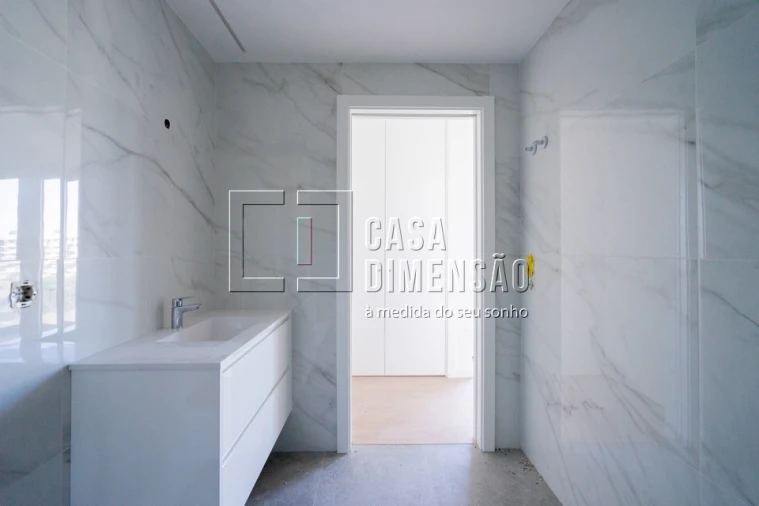 Apartamento T4 para Venda em Carnaxide e Queijas Foto 32