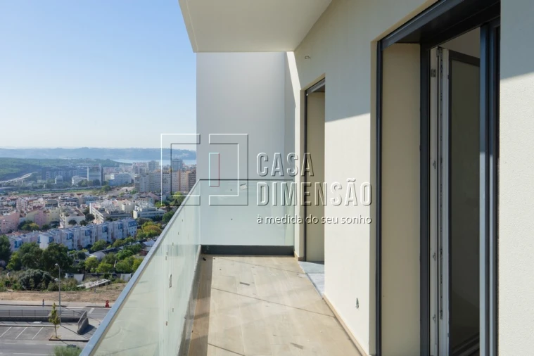Apartamento T4 para Venda em Carnaxide e Queijas Foto 37