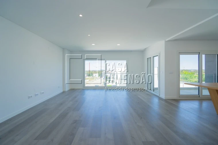 Moradia T4 para Venda em Corroios Foto 5