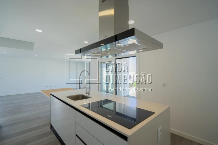 Moradia T4 para Venda em Corroios Foto 21