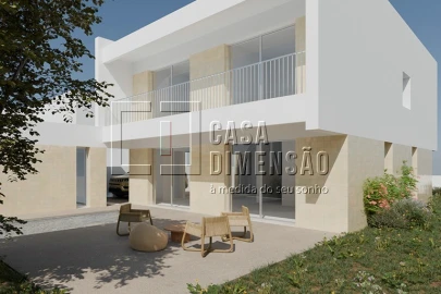 Moradia T4 para Venda em Charneca de Caparica e Sobreda