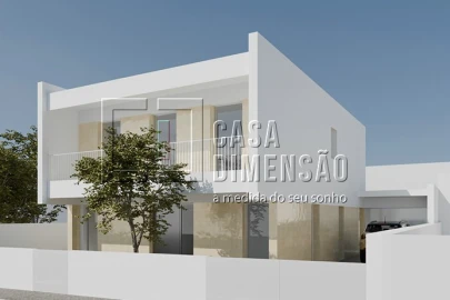 Moradia T4 para Venda em Charneca de Caparica e Sobreda