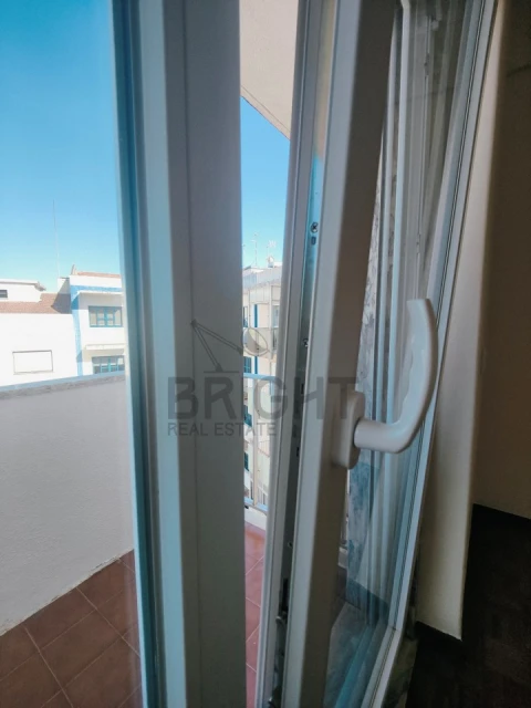 Apartamento T2 para Venda em Santa Maria e São Miguel, São Martinho, São Pedro Penaferrim