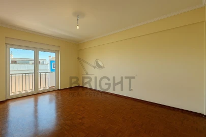 Apartamento T2 para Venda em Santa Maria e São Miguel, São Martinho, São Pedro Penaferrim
