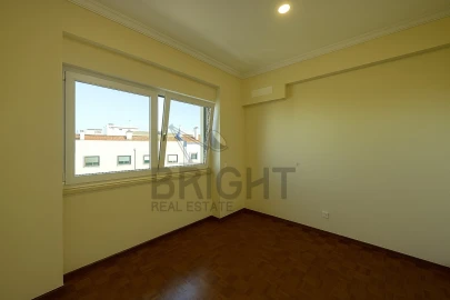 Apartamento T2 para Venda em Santa Maria e São Miguel, São Martinho, São Pedro Penaferrim