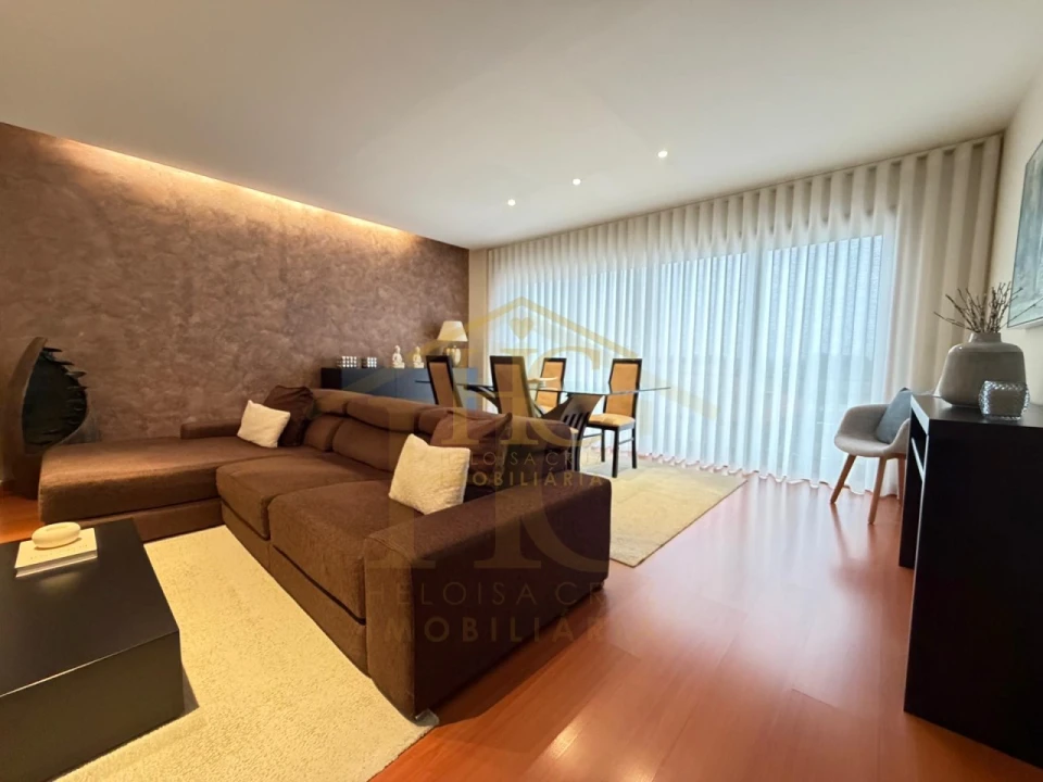 Apartamento T2 para Venda em Retorta e Tougues Foto 3