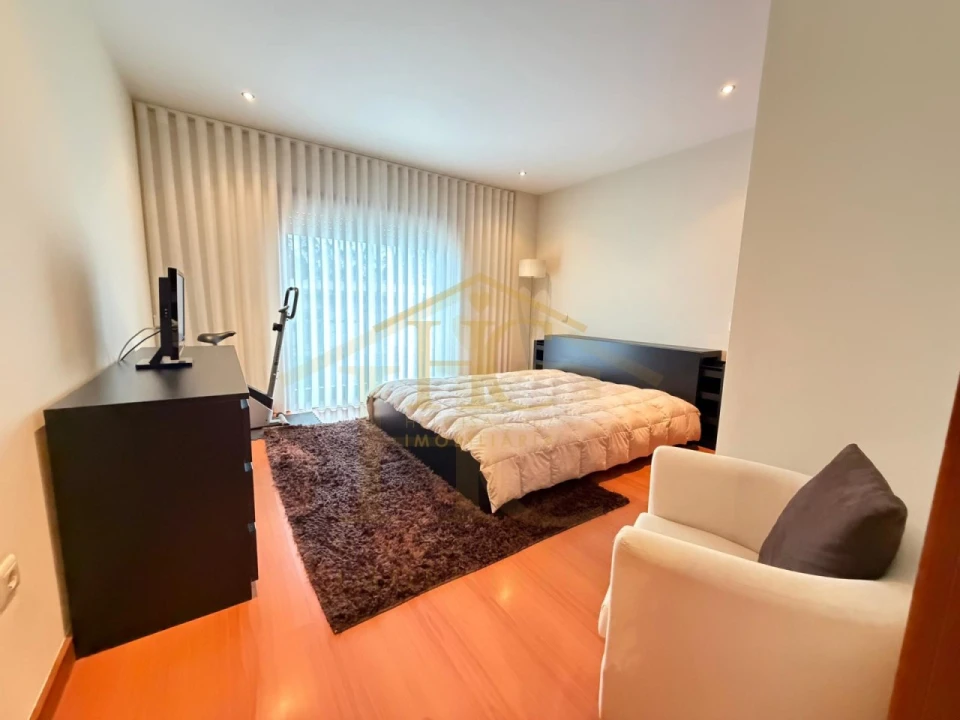 Apartamento T2 para Venda em Retorta e Tougues Foto 10