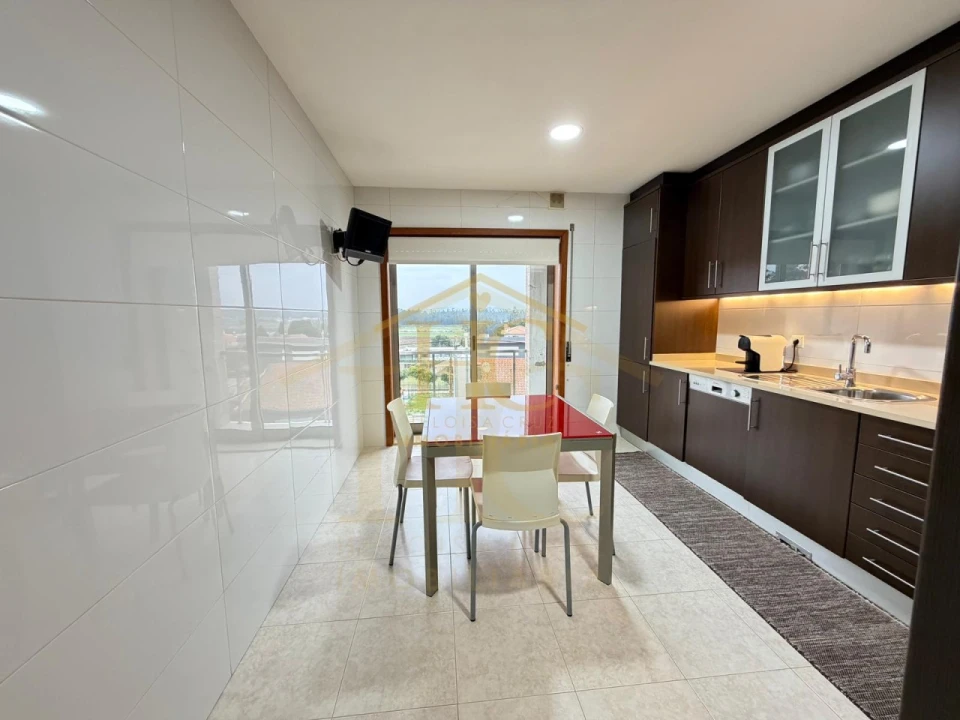Apartamento T2 para Venda em Retorta e Tougues Foto 16